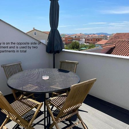 Apartment Vodice - Lovric Ngoại thất bức ảnh