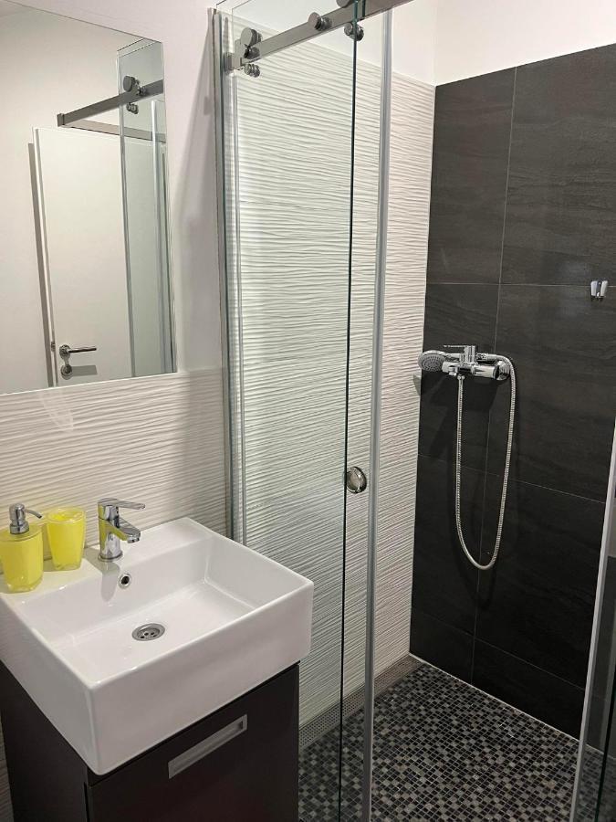 Apartment Vodice - Lovric Ngoại thất bức ảnh