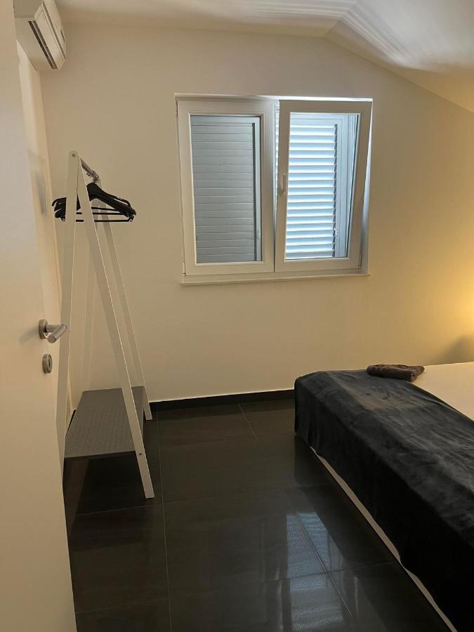 Apartment Vodice - Lovric Ngoại thất bức ảnh