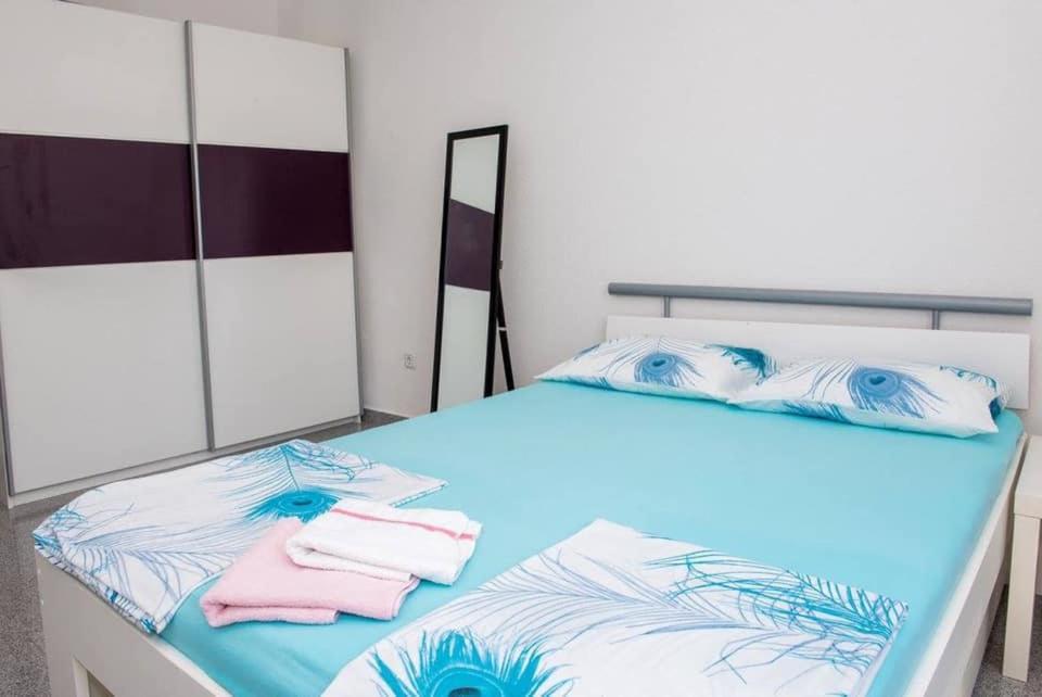 Apartment Vodice - Lovric Ngoại thất bức ảnh