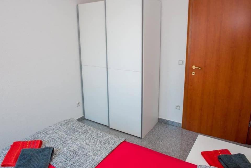Apartment Vodice - Lovric Ngoại thất bức ảnh